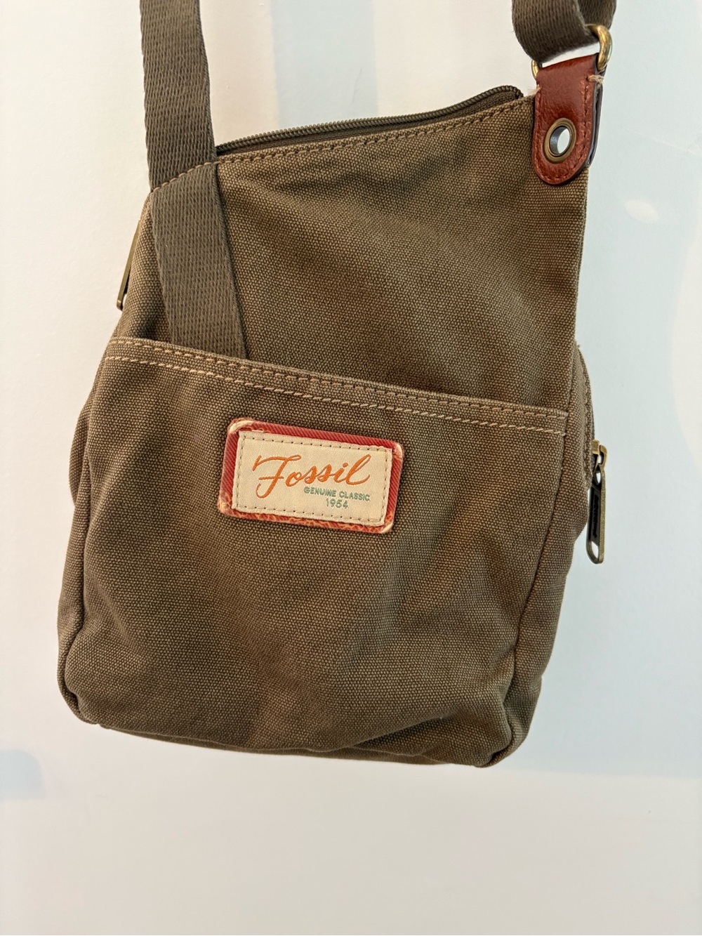 Vintage-inspired Fossil canvas crossbody bag